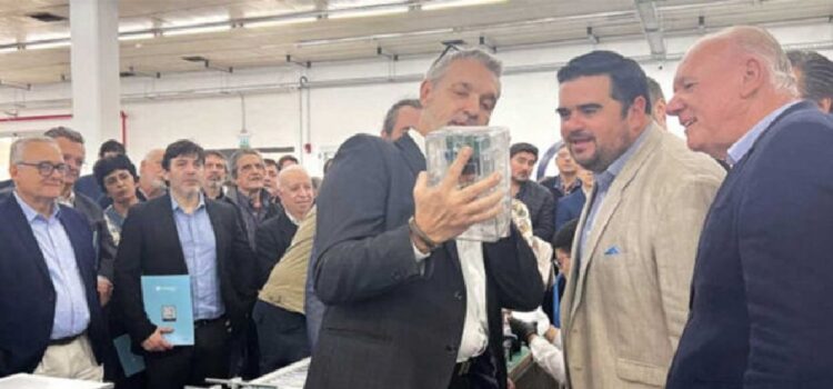 Empresa argentina inauguró una fábrica de “medidores inteligentes” en Paysandú. Invirtió 5 millones de dólares