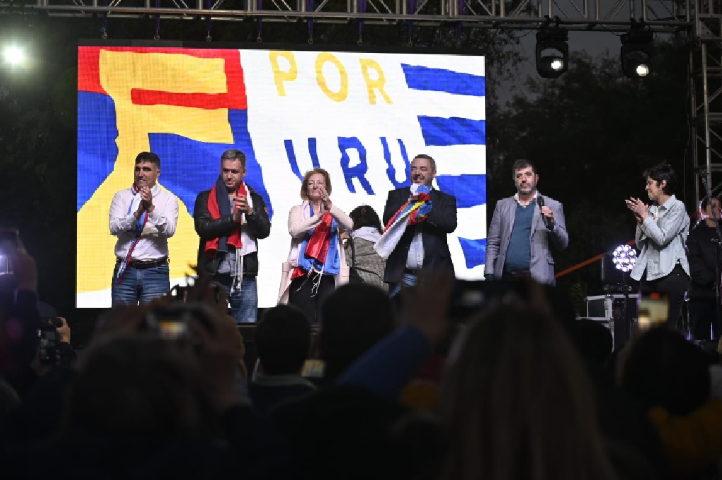 El Frente Amplio lidera otra encuesta de intención de voto