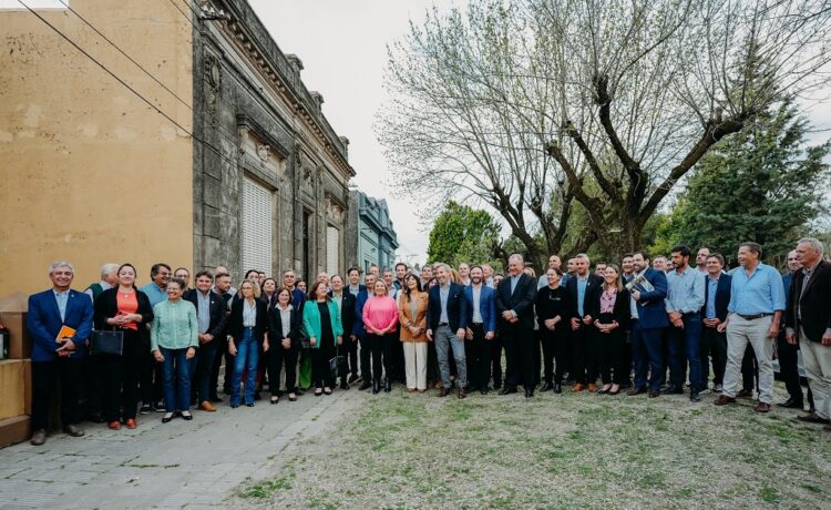 Frigerio confirmó la continuidad de la obra pública de Nación