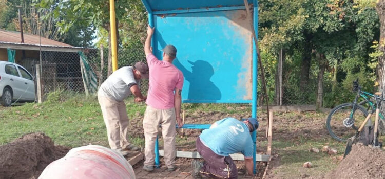 Colocaron una garita de colectivos en el barrio Médanos