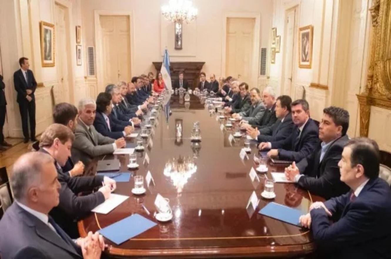 Encuesta sobre la imagen de los gobernadores: Frigerio, en la mitad de tabla