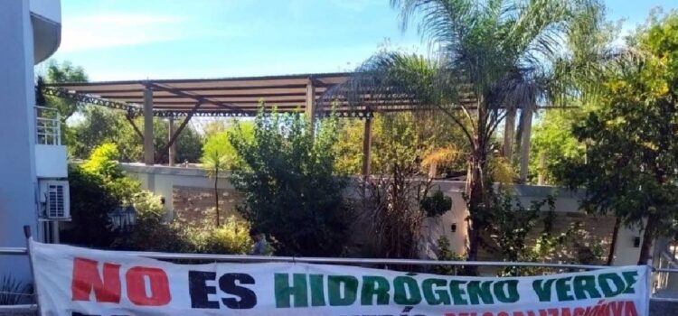 “A tiempo de frenar la desvaloración de nuestro suelo”, juntan firmas por la relocalización de la planta que instalarían “a 3.640 m de Colón”