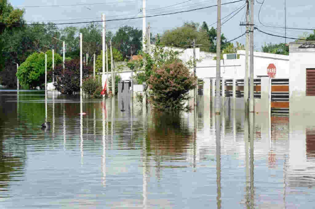 Más de 4700 personas evacuadas por las inundaciones en Uruguay