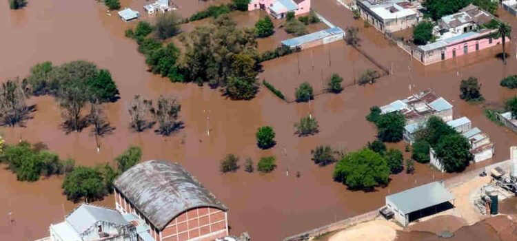 Las inundaciones en Uruguay dejan más de 2.000 desplazados