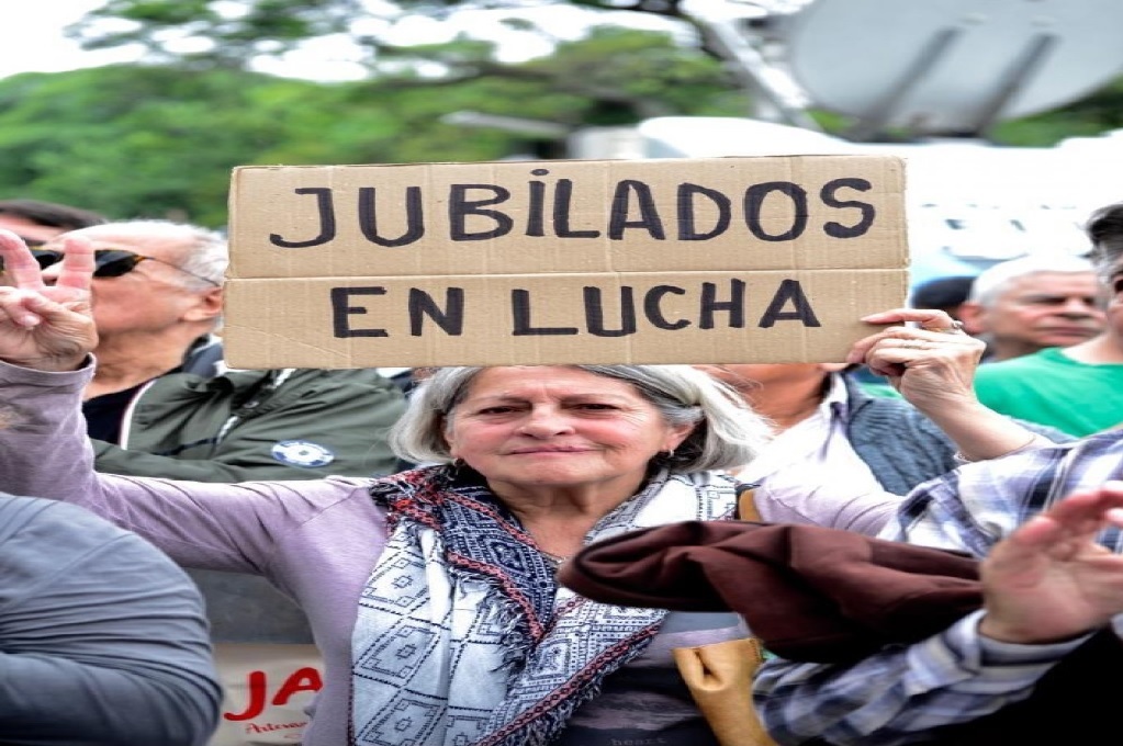 Jubilados autoconvocados solicitan liquidación urgente del 18% a docentes activos y pasivos