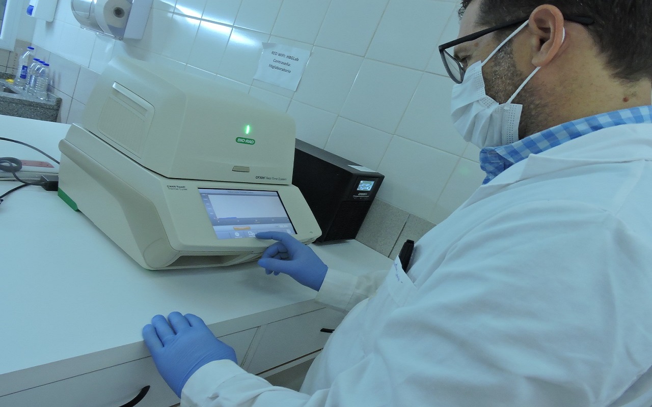 Hospital Centenario procesa análisis covid-19