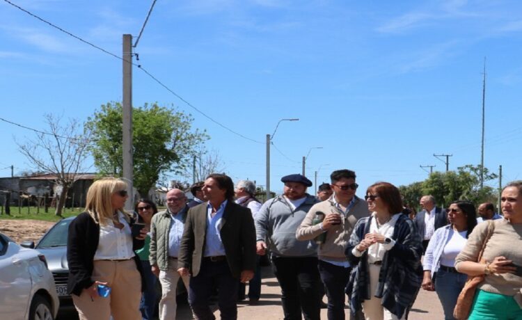 El Presidente Luis Lacalle Pou encabezó la inauguración de viviendas de MEVIR en Mellizos