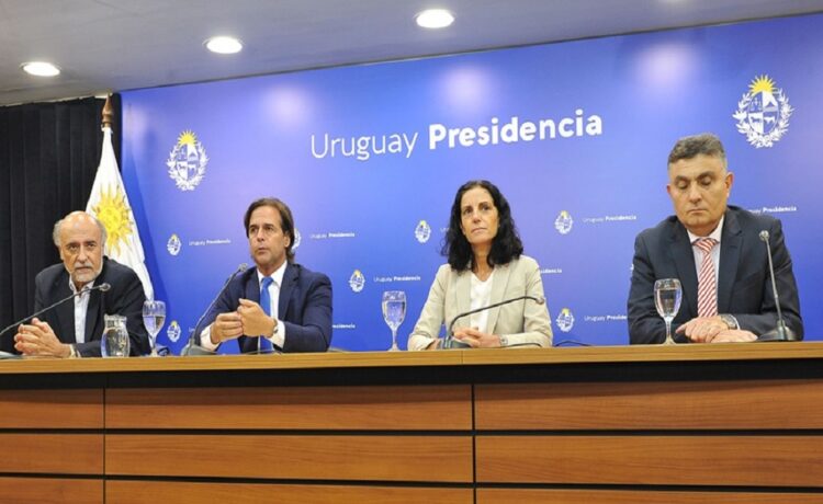 La broma de Lacalle sobre la veda y qué vino tomar: “No puedo ni recomendar tipo de uva”