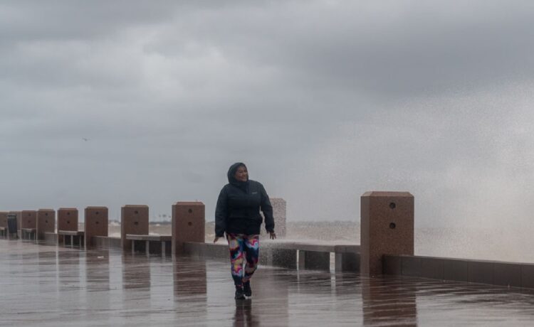 “Ciclogénesis explosiva”: el fenómeno que está generando tormentas y lluvias en el Uruguay