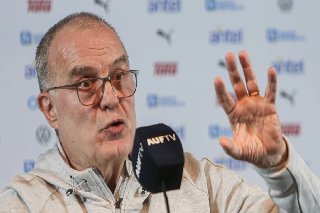 Otros dos colaboradores de Uruguay dejaron sus puestos por diferencias con Marcelo Bielsa
