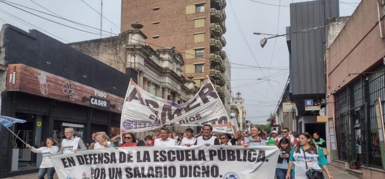 para que el gobierno tome nota, multitudinaria marcha en Parná