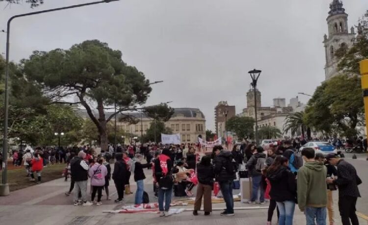 Cuánto cobrarán los docentes el mes que viene. Diferencias y similitudes con Buenos Aires y Córdoba