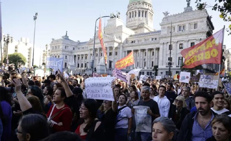 RECLAMO El Consejo Superior de Universidad Nacional de Entre Ríos (UNER) convocó a marchar