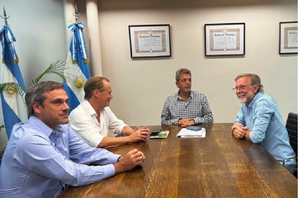 Con Massa, Bahillo y Michel a su lado, Bordet le pide federalismo a Milei