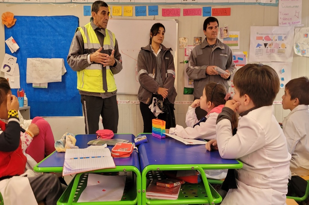 Mayo Amarillo en Nuevo Berlín: Charlas de Seguridad Vial