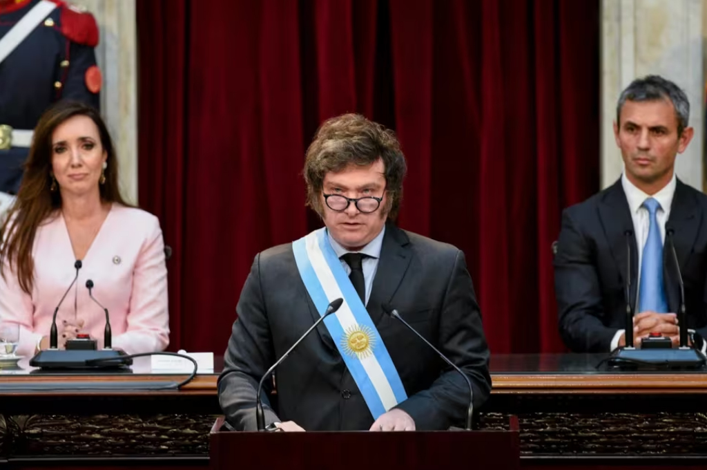 Milei convocó a firmar un "nuevo contrato social" el 25 de mayo