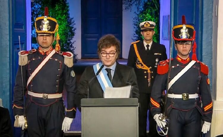 Milei solo logró un acto frío para un Pacto de Mayo devaluado