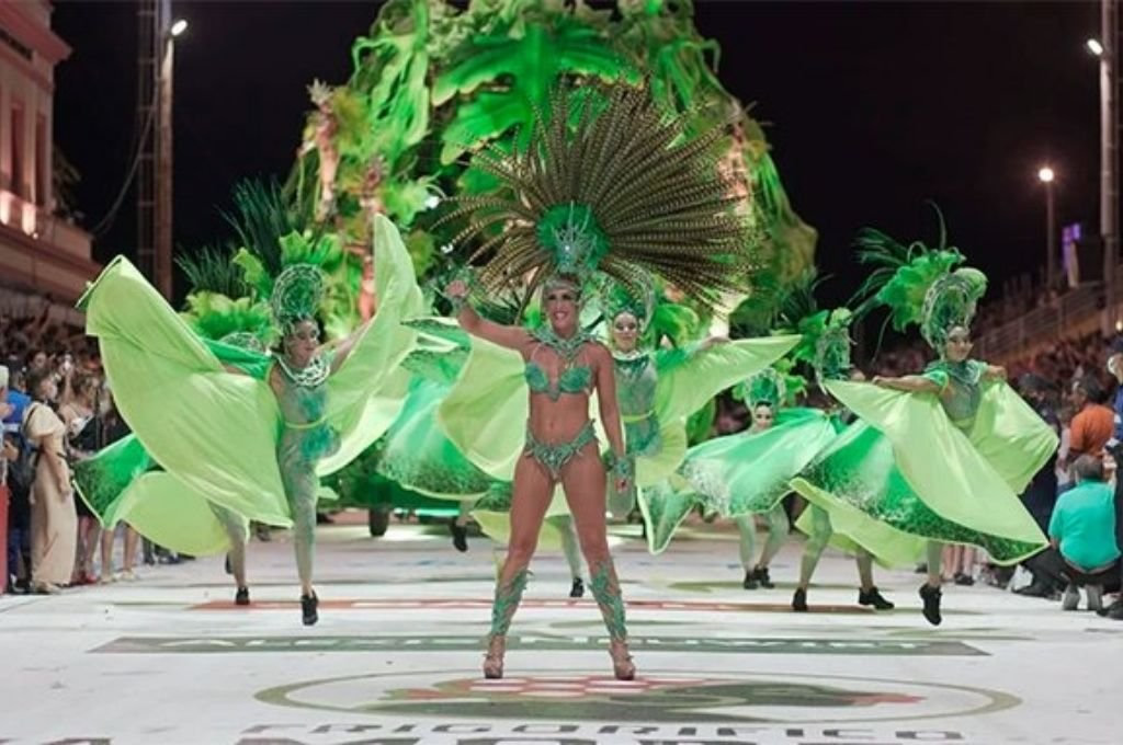 El Carnaval del País volverá a tener a las cinco comparsas en pista