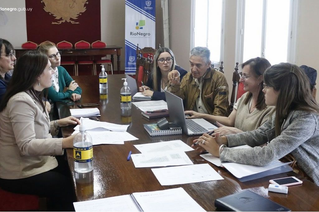 El Intendente de Río Negro se reunió con integrantes de cooperativas de viviendas