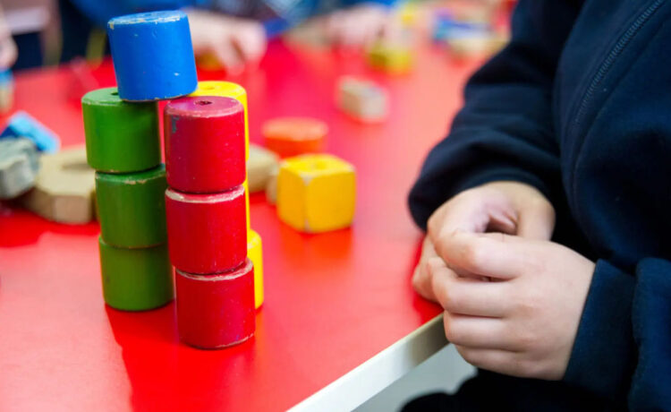 En Uruguay declararían una emergencia por crisis en las infancias