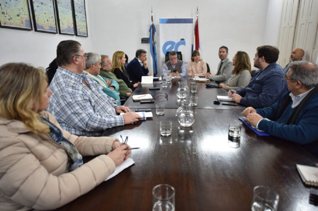 Docentes Entre Ríos: el Gobierno propuso en la mesa paritaria un 18%, a cobrar en agosto