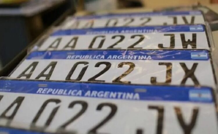 Vacaciones en riesgo: argentinos con patentes provisorias no podrán cruzar a Uruguay y Brasil