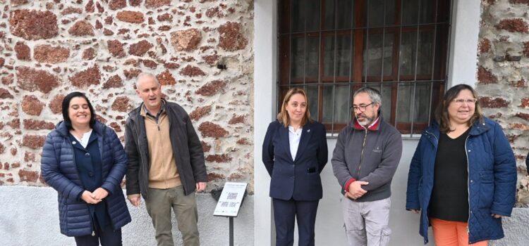 Mercedes: Instalación de placas con código QR en edificios patrimoniales