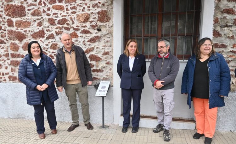 Mercedes: Instalación de placas con código QR en edificios patrimoniales