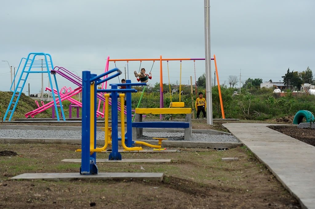 Participantes de programa Juntos acondicionaron plaza para niños en Fray Bentos