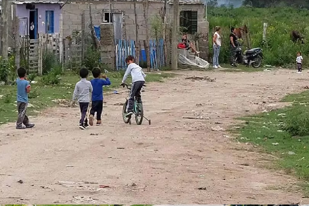 Según la UCA, en Argentina los niños y adolescentes pobres son el 62,9% de esa población