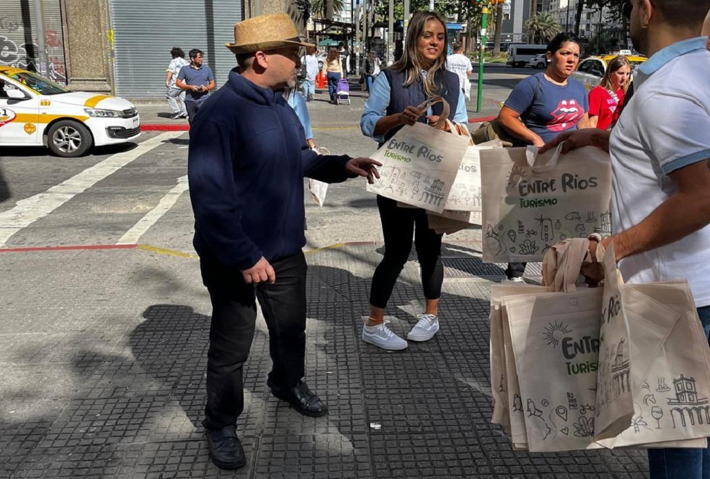 Pueblo Belgrano mostró su propuesta de turismo en Montevideo
