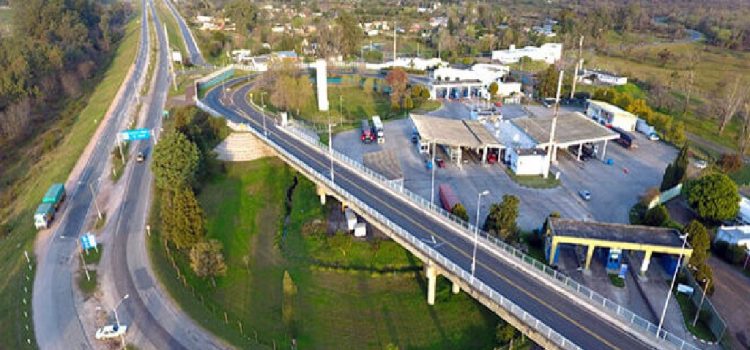 Autoridades de Argentina y Uruguay acordaron un plan preventivo y operativo para reducir tiempos de espera y mejorar la seguridad en el Área de Control Integrado del Puente Internacional Artigas, ubicado entre Colón y Paysandú.