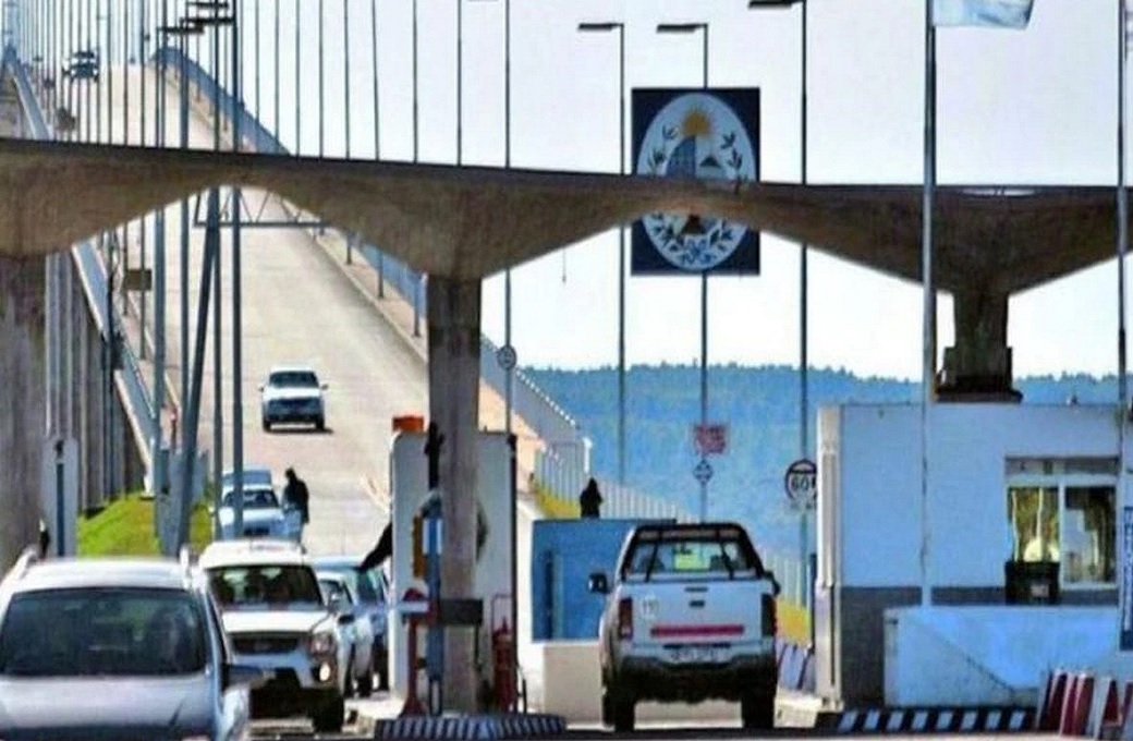 Sindicato paralizó operativa de com,ercio exterior en puente Gral. San Martín