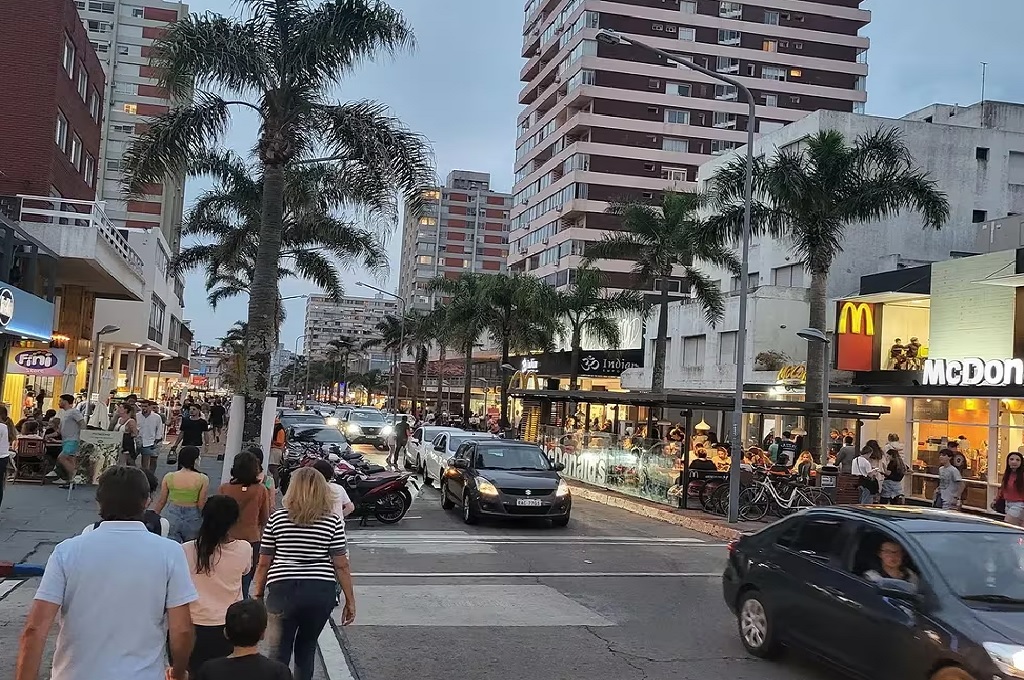 Alivio en los comerciantes uruguayos de la frontera porque se achica la brecha cambiaria con Argentina y vuelven a vender