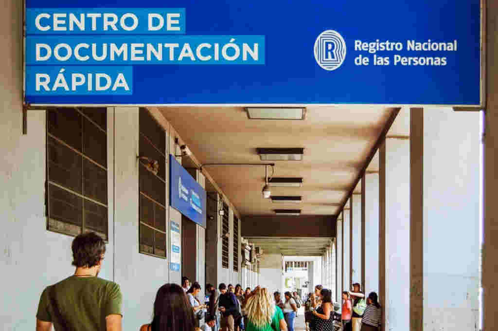 Publicaron más de 115 mil fotos de argentinos robadas del Renaper