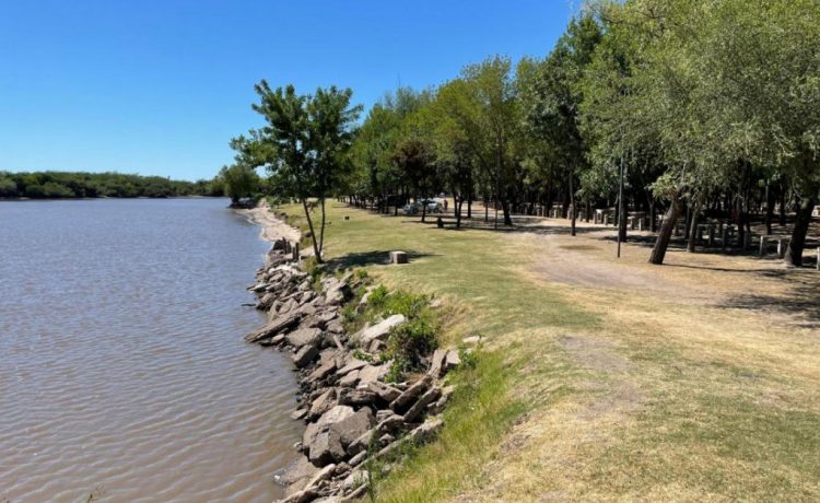 Estudiarán sedimentos y agua en río Gualeguaychú