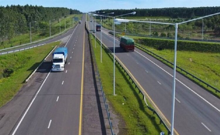 Vialidad hace trabajos de mantenimiento y levantó barreras al tomar posesión de rutas nacionales ubicadas en Entre Ríos