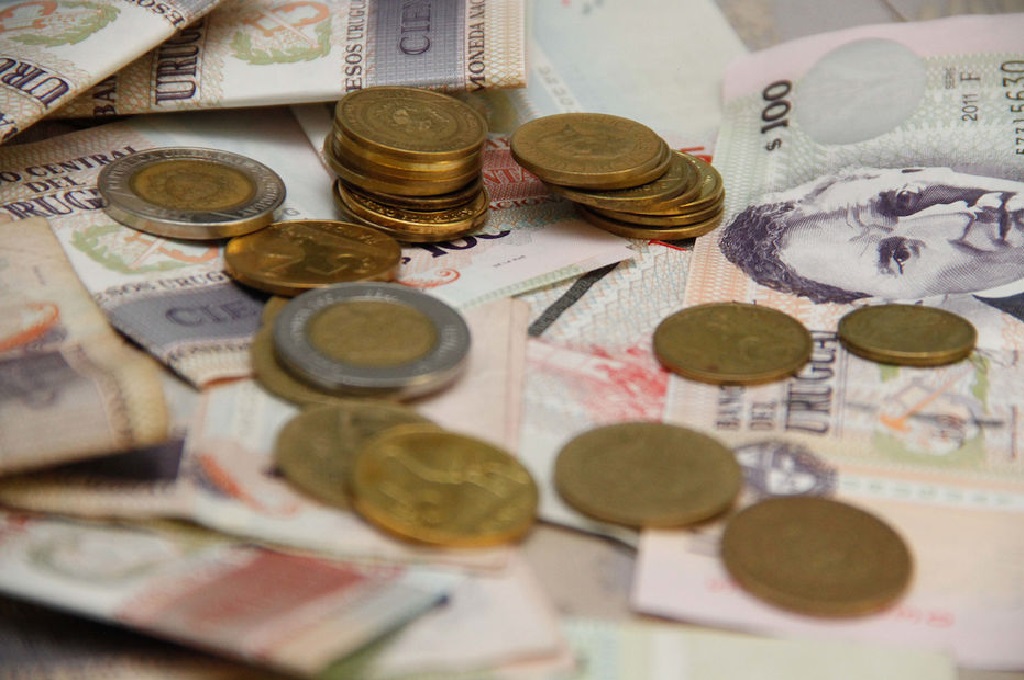 Uruguay: Salario mínimo tendrá un ajuste del 5,5% para 2024 y será de $ 22.268, informó el gobierno