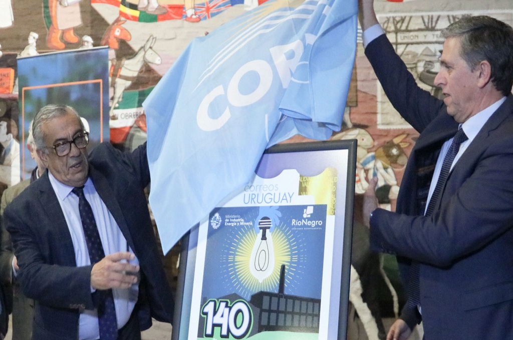 Se presentó el sello postal conmemorativo a los 140 años del encendido de la primera lámpara eléctrica