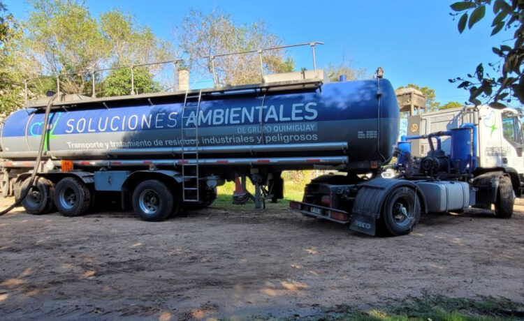 Ya extrajeron 25000 litros de fueloil del edificio del exfrigorífico