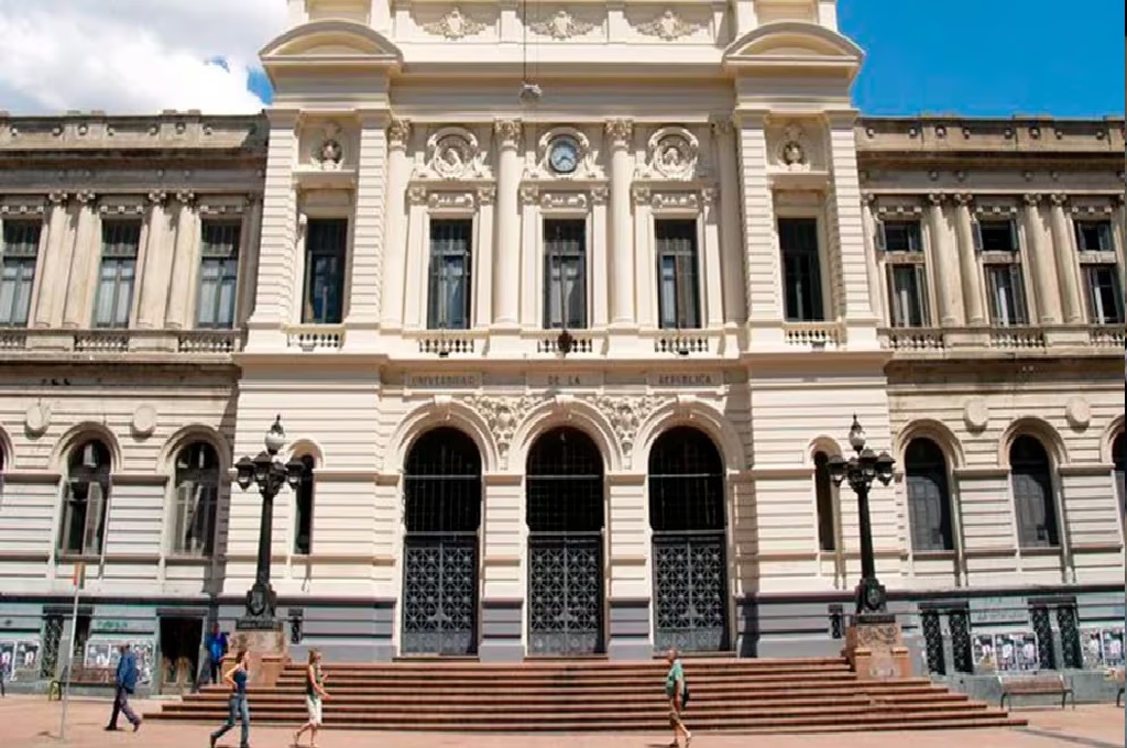 Preocupa en Uruguay la baja cantidad de graduados entre los estudiantes de la universidad pública
