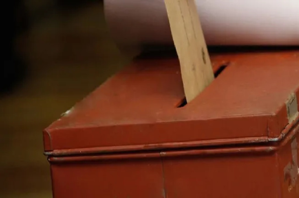 Yamandú Orsi, Álvaro Delgado y Robert Silva lideran las internas de sus partidos, según encuesta de Opción