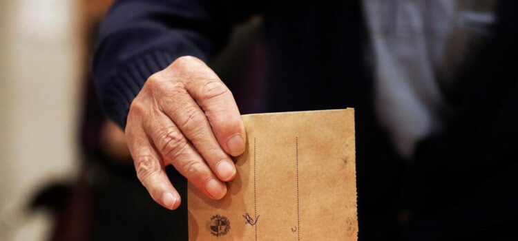 Los uruguayos vuelven a las urnas para elegir autoridades