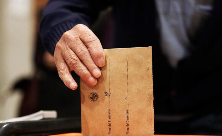 Los uruguayos vuelven a las urnas para elegir autoridades