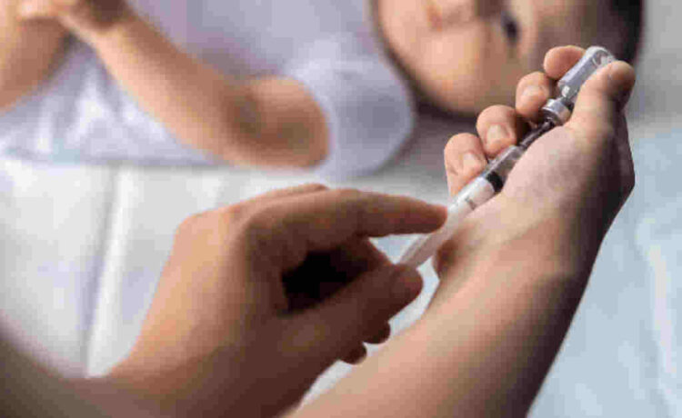 Vacuna contra meningitis vale cientos de dólares y el MSP no la incluye