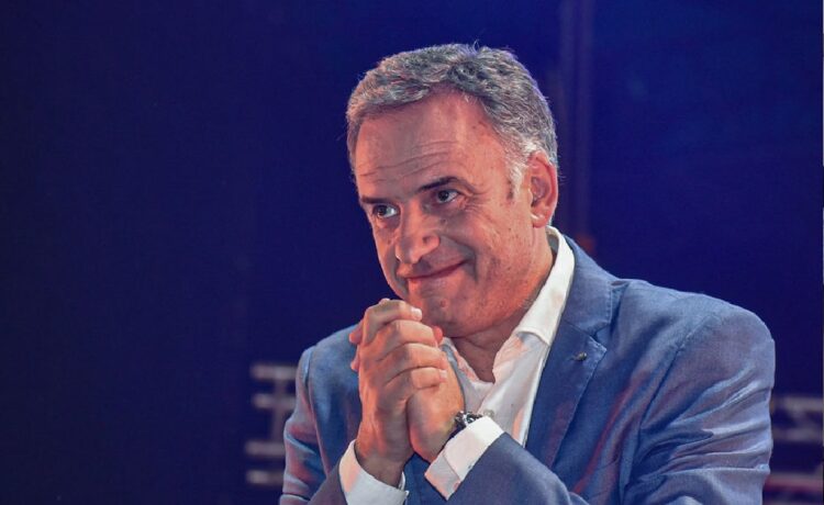 “Me resisto un poco a que cada administración traiga una reforma educativa”, dijo Orsi